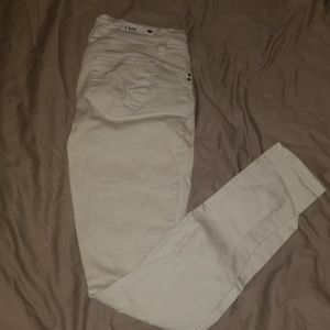 White skinny jeans